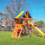 5.8 Jaguar Playcenter Config2 - Small Backyard