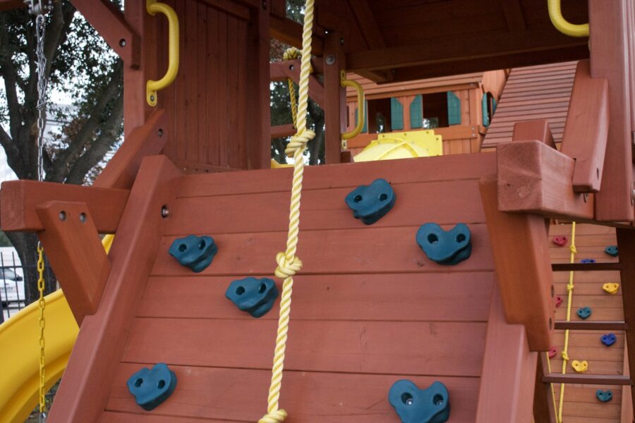 6.5 Jaguar Playcenter w/ Wood Roof, Treehouse Panels and Green DoubleWall Scoop Slide
