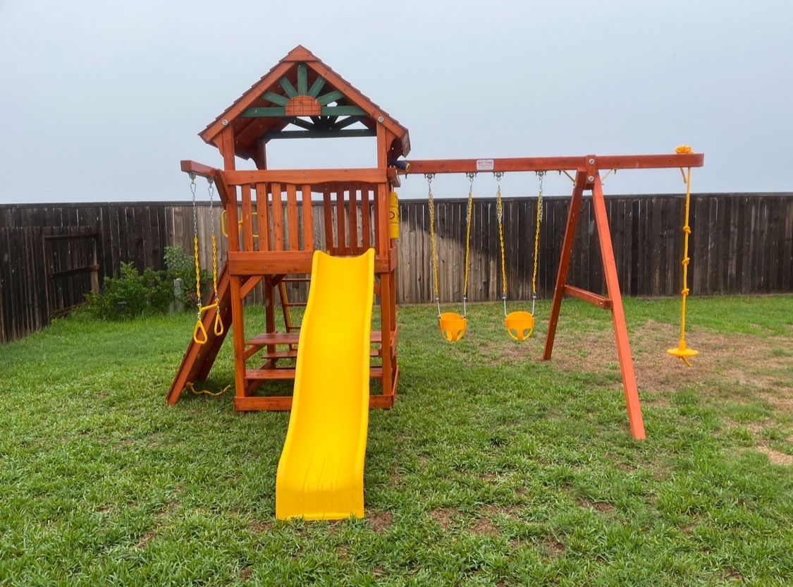 Spring TX 1 Tree Frogs Swing Sets Install