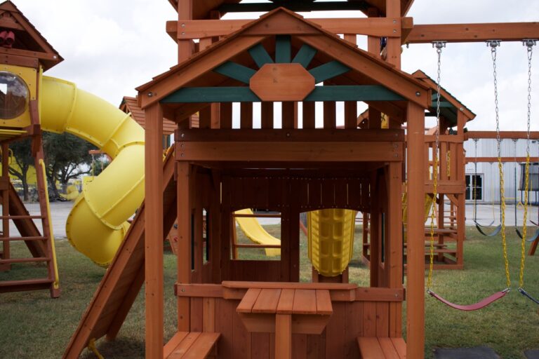 Curated visual reference: Parrot Playhouse Construction Reference: Parrot Island Fort Wood Roof